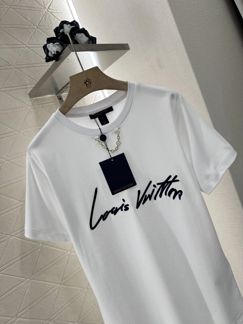 Minimalist Louis Vuitton T-Shirts 131520
