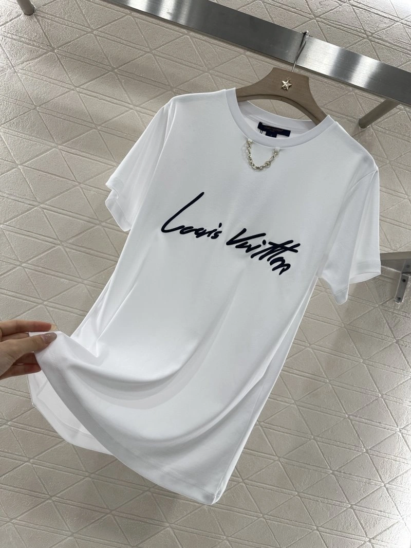 Minimalist Louis Vuitton T-Shirts 131520