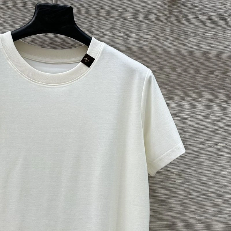 Louis Vuitton T-Shirts Snug 131518