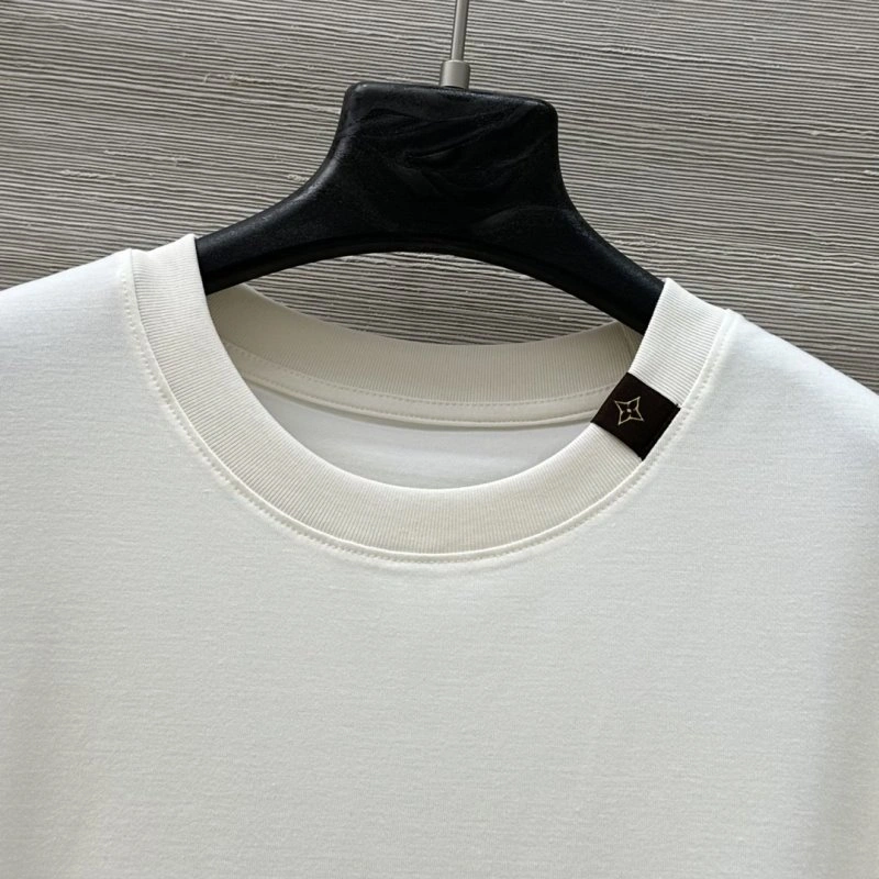 Louis Vuitton T-Shirts Snug 131518