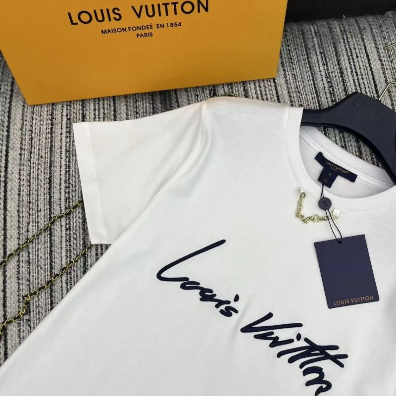 Functional Louis Vuitton T-Shirts 131513