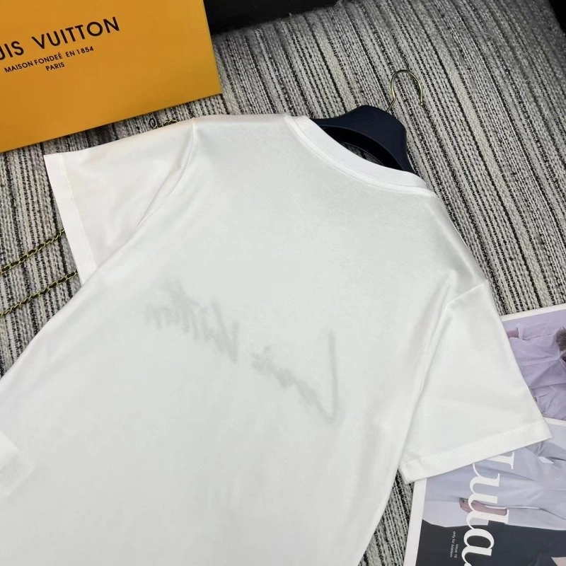 Functional Louis Vuitton T-Shirts 131513