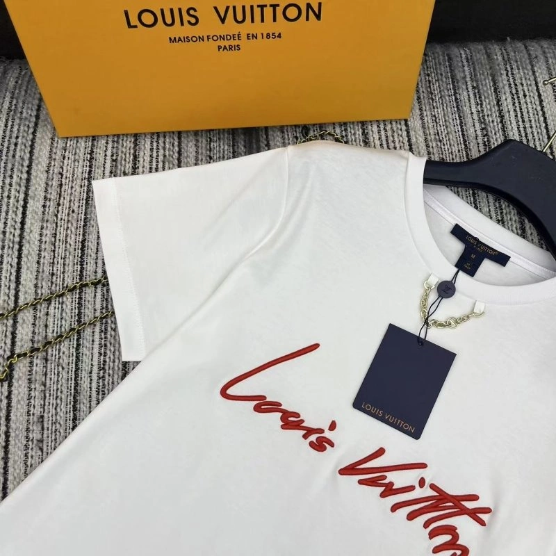 Stretchable Louis Vuitton T-Shirts 131514