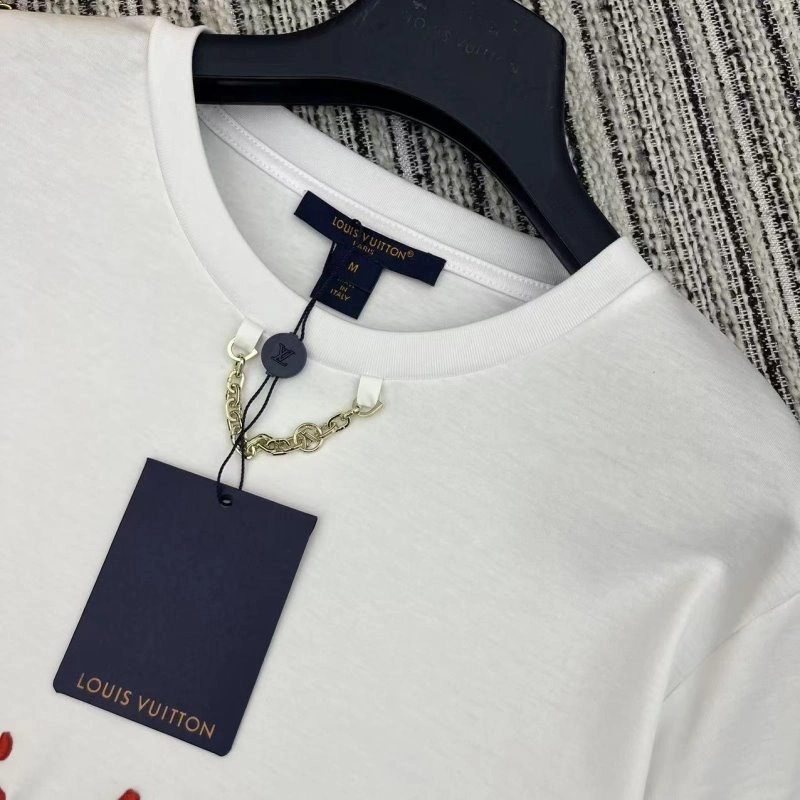 Stretchable Louis Vuitton T-Shirts 131514