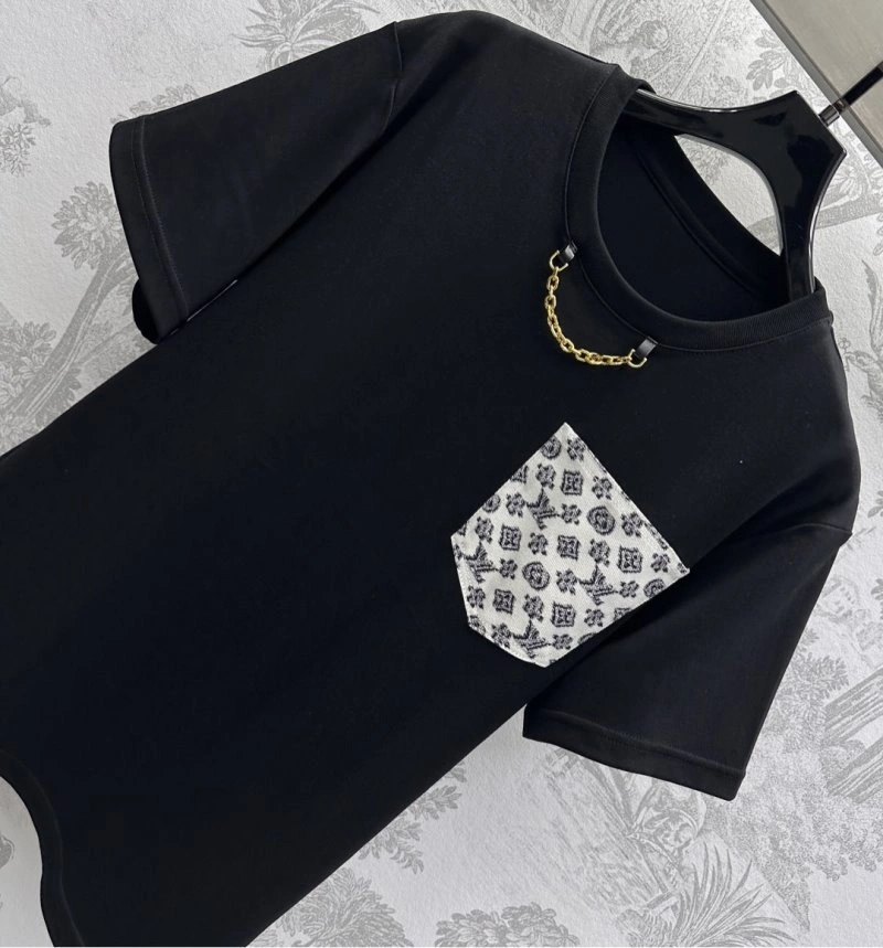 Louis Vuitton T-Shirts Stretchable 130595