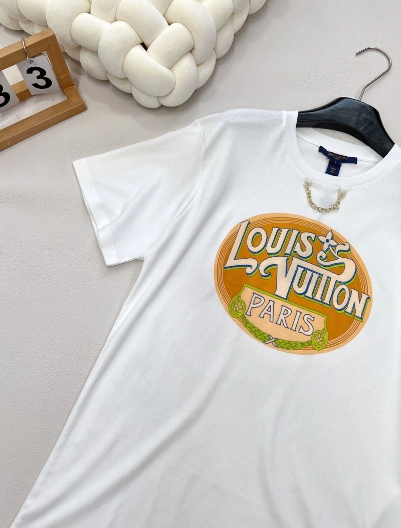Louis Vuitton T-Shirts Youthful 130583
