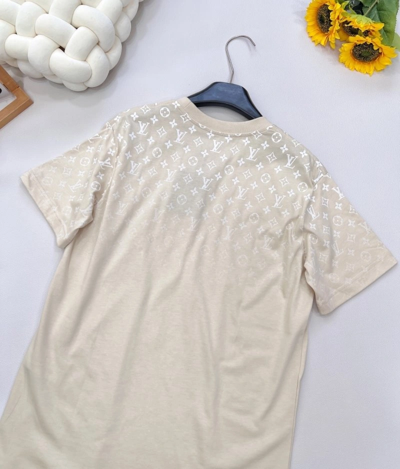 Stretchable Louis Vuitton T-Shirts 130587
