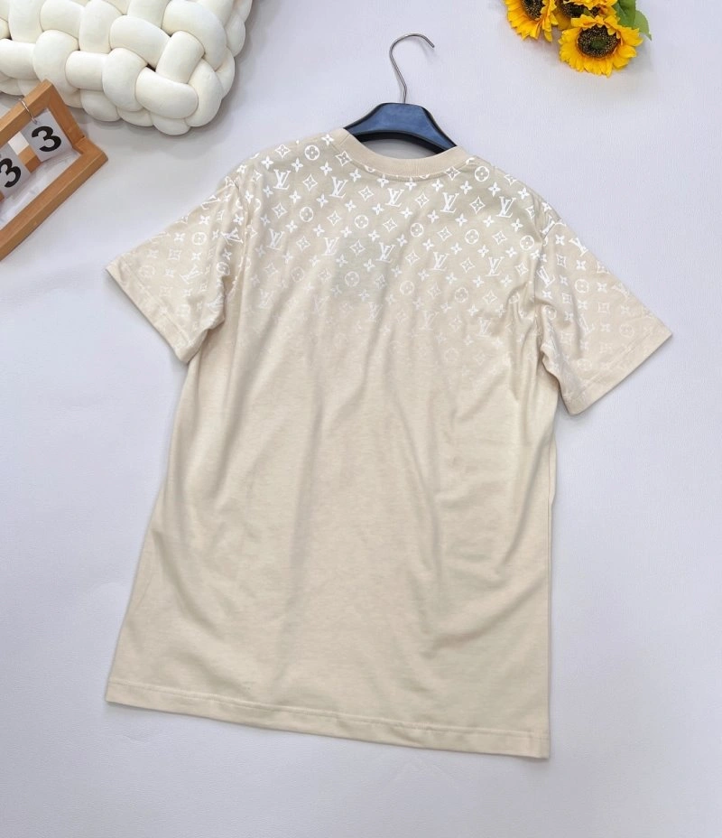 Stretchable Louis Vuitton T-Shirts 130587