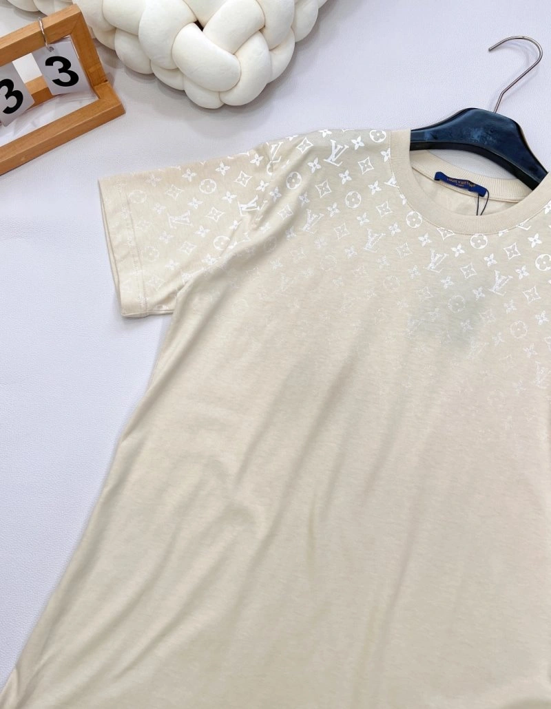 Stretchable Louis Vuitton T-Shirts 130587