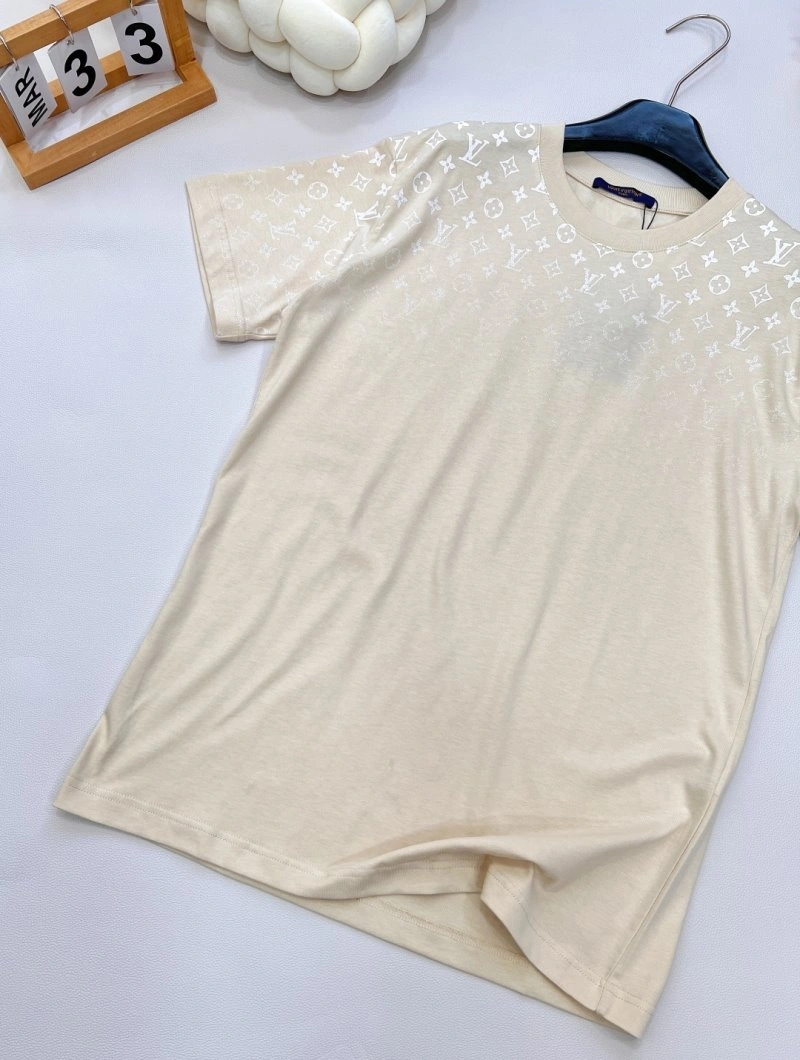 Stretchable Louis Vuitton T-Shirts 130587