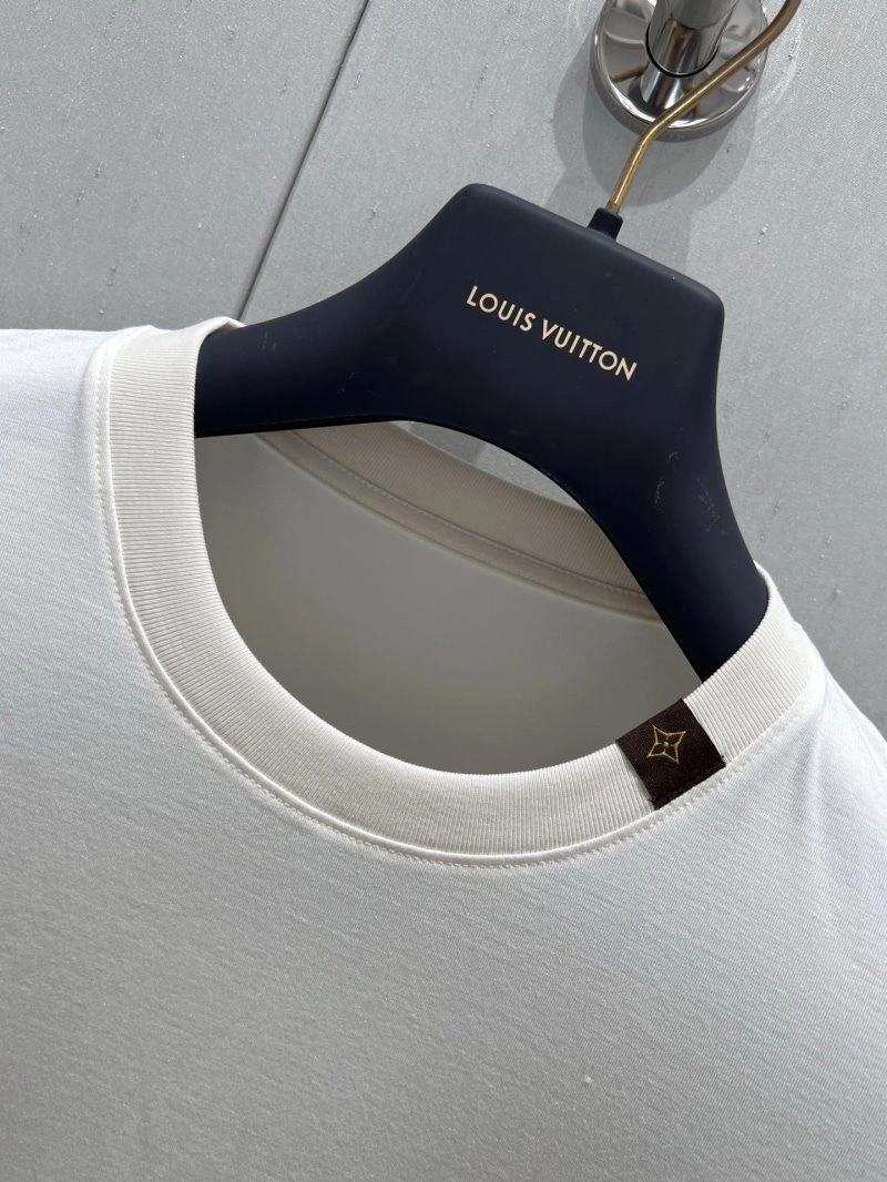 HighQuality Louis Vuitton T-Shirts 130576