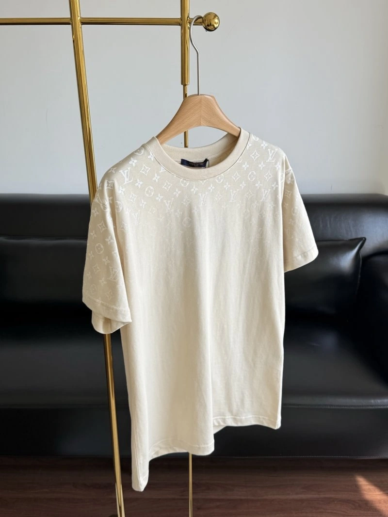 Trendsetting Louis Vuitton T-Shirts 130573