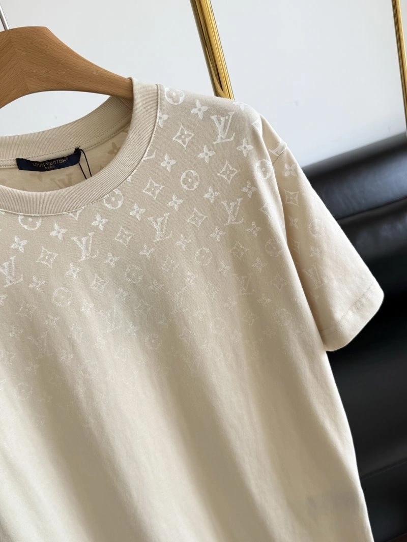 Trendsetting Louis Vuitton T-Shirts 130573