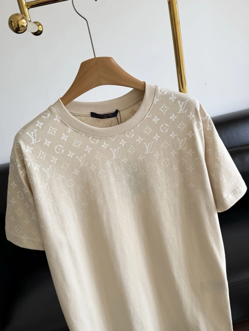 Trendsetting Louis Vuitton T-Shirts 130573
