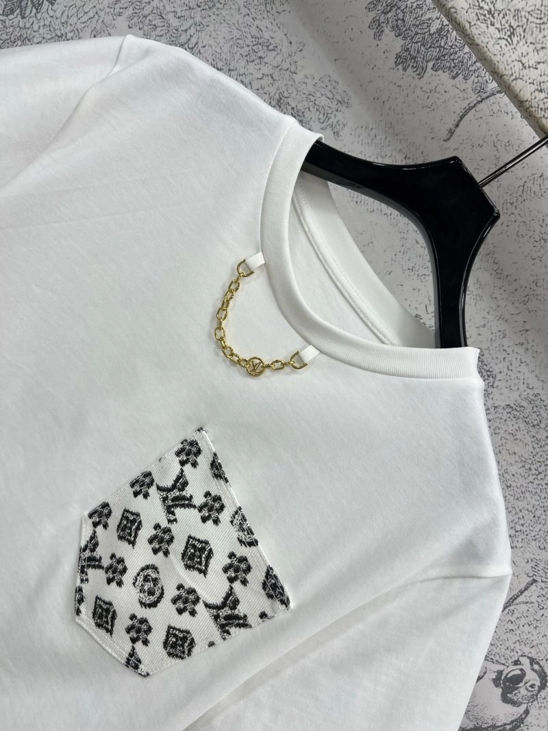 Tailored Louis Vuitton T-Shirts 130574