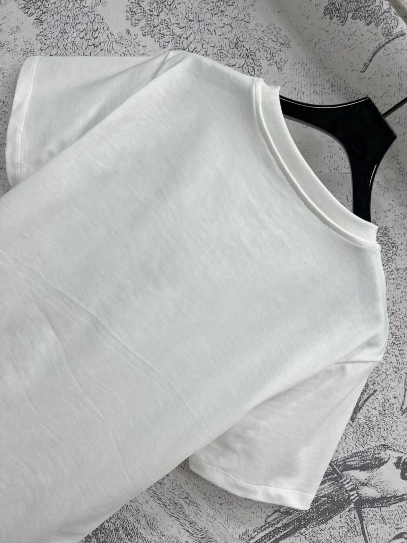 Tailored Louis Vuitton T-Shirts 130574