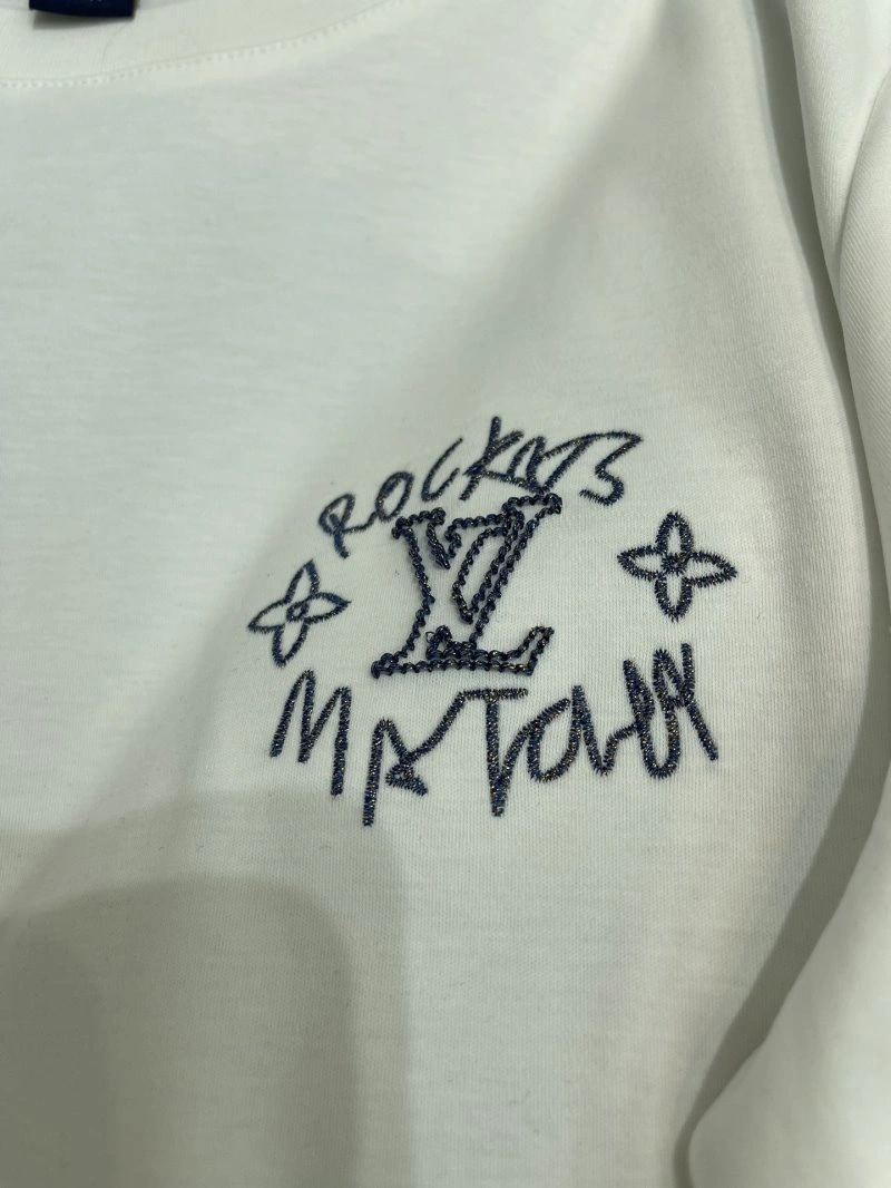 Elegant Louis Vuitton T-Shirts 130572