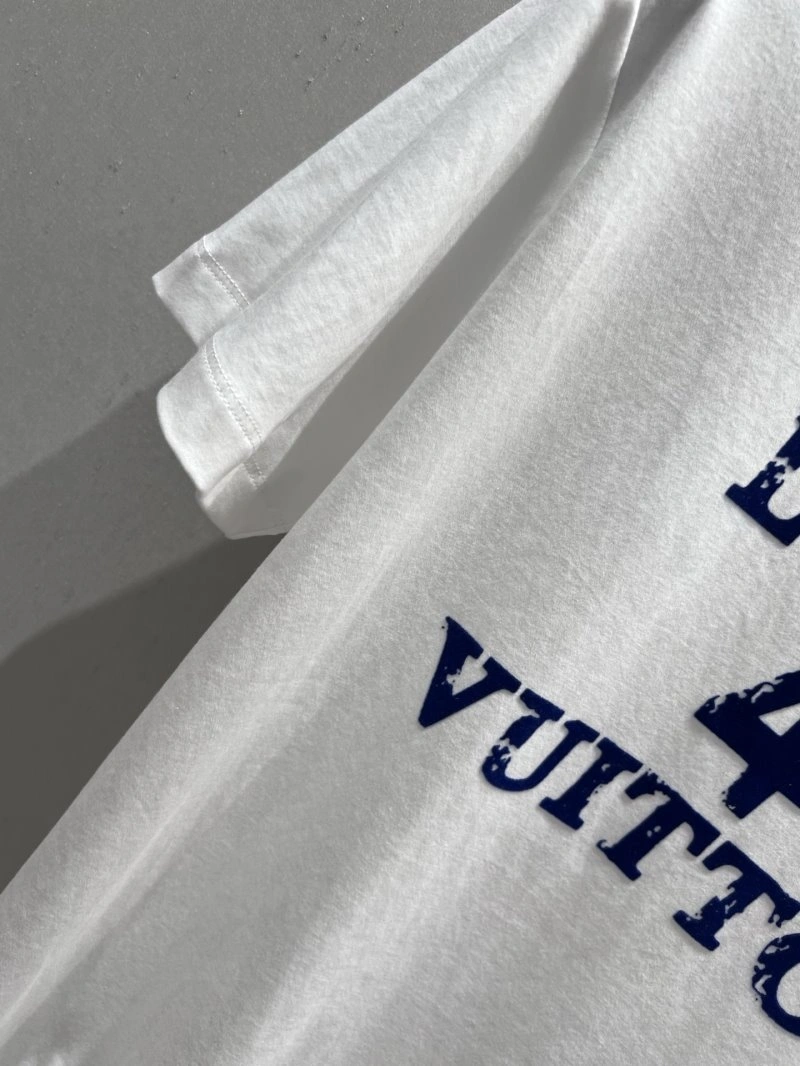 Louis Vuitton T-Shirts Sophisticated 130569