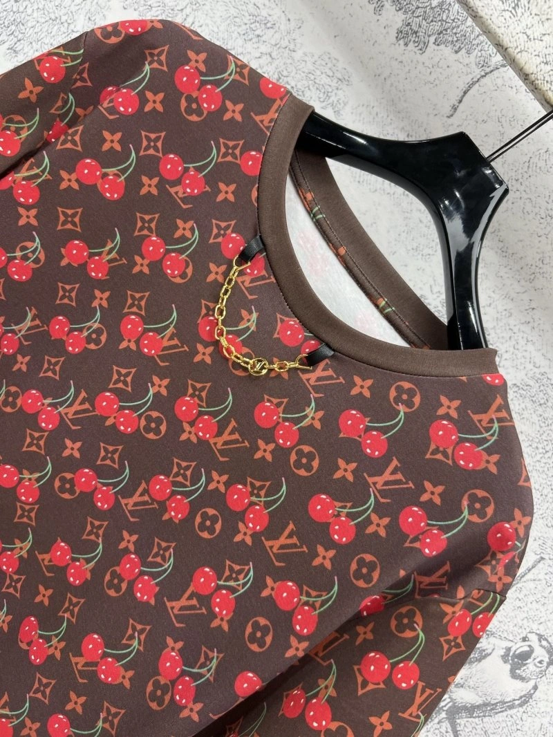 Original Louis Vuitton T-Shirts 130555