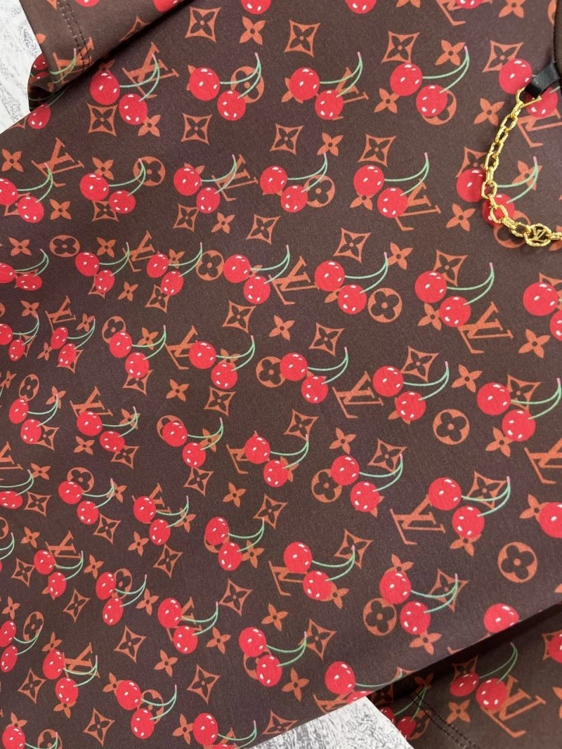 Original Louis Vuitton T-Shirts 130555