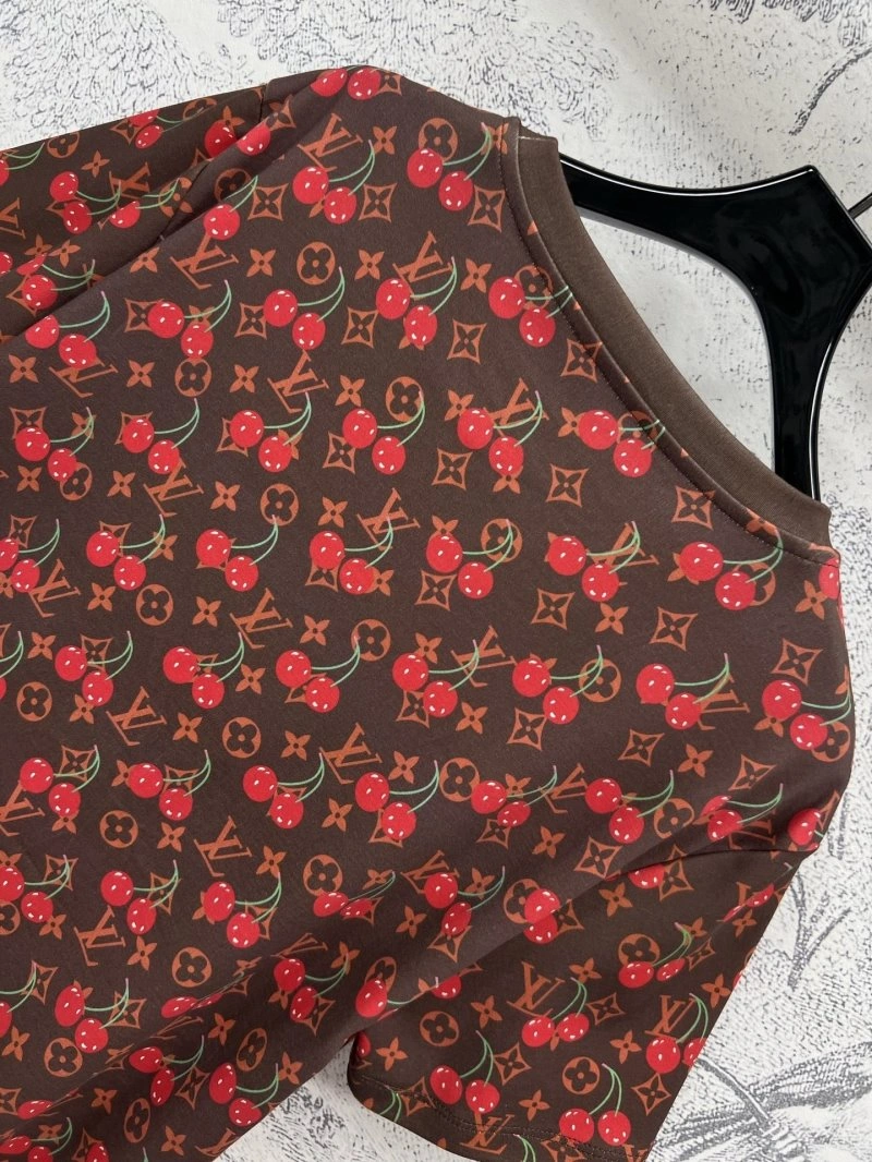 Original Louis Vuitton T-Shirts 130555