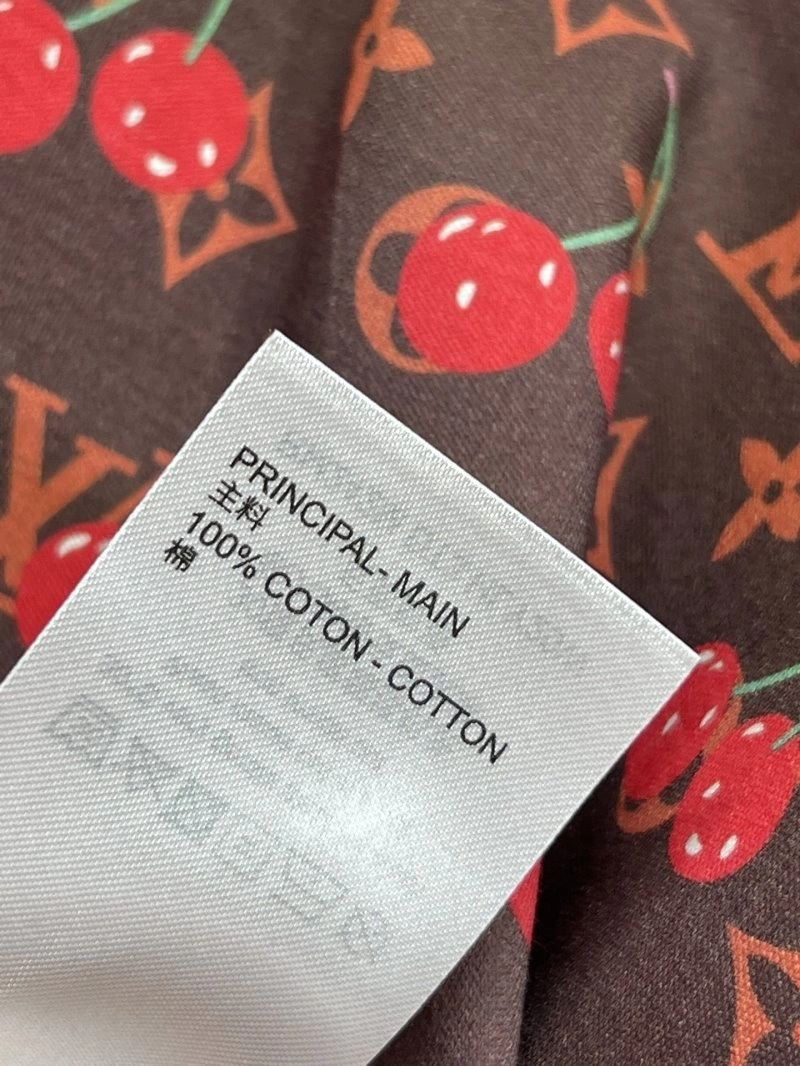 Original Louis Vuitton T-Shirts 130555
