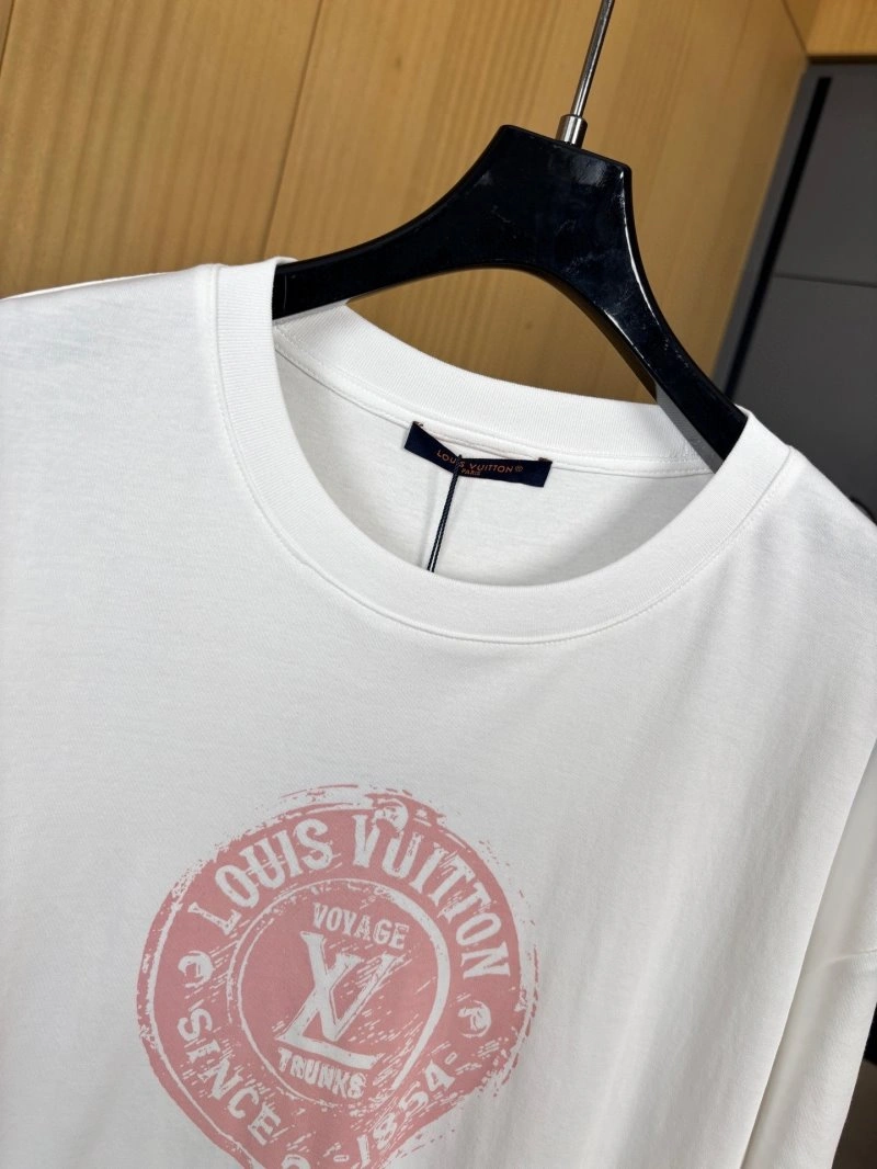 Compact Louis Vuitton T-Shirts 130563