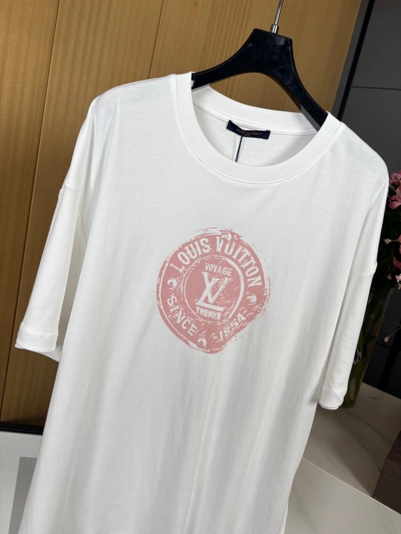 Compact Louis Vuitton T-Shirts 130563