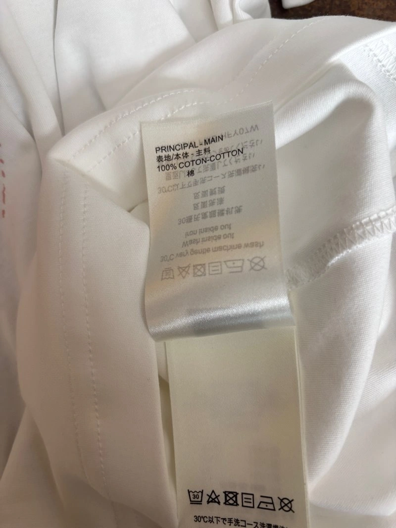 Compact Louis Vuitton T-Shirts 130563