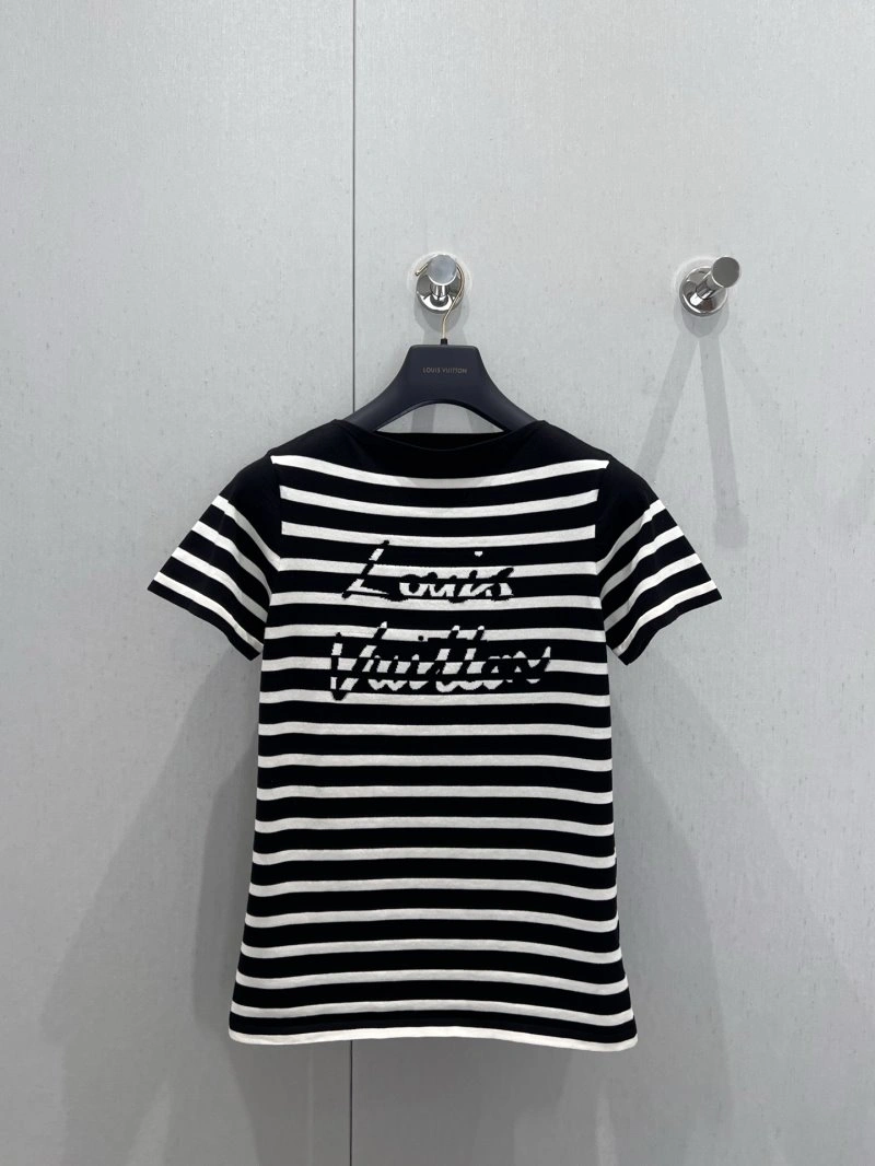 Vibrant Louis Vuitton T-Shirts 130559