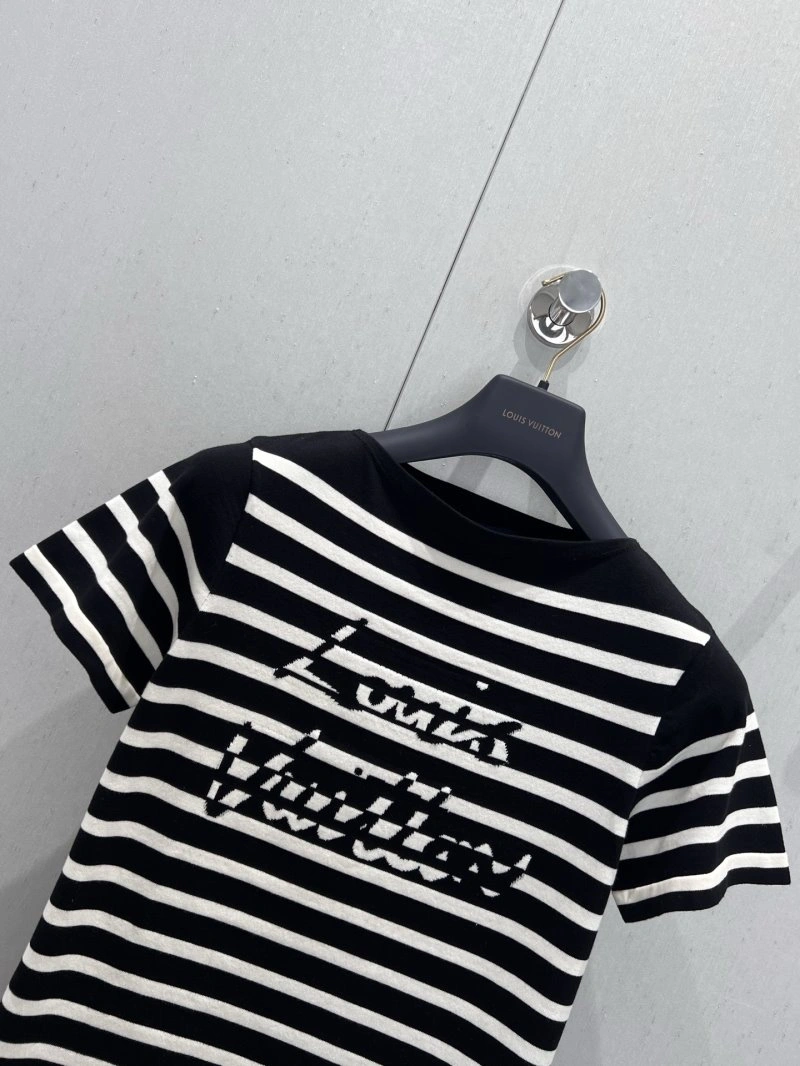 Vibrant Louis Vuitton T-Shirts 130559
