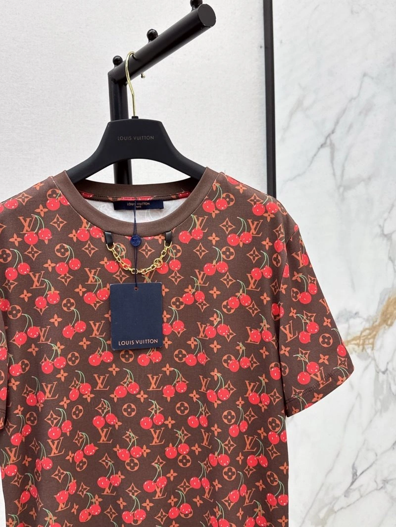 Louis Vuitton T-Shirts Casual 130551