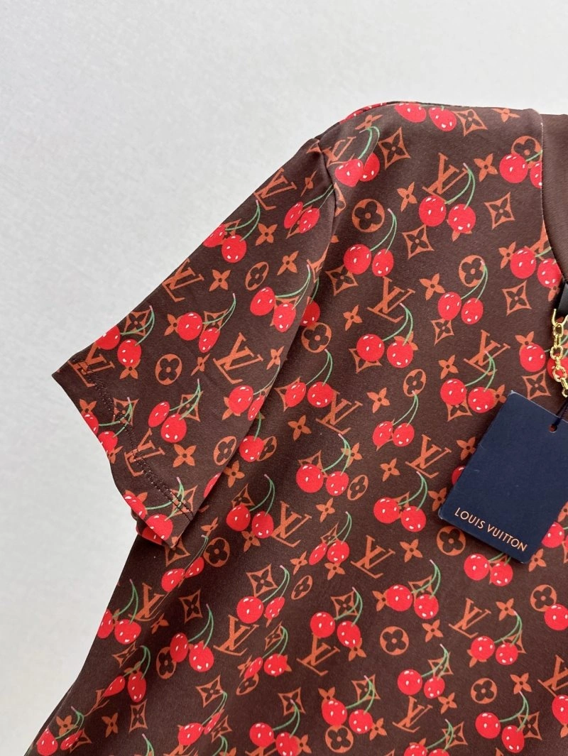 Louis Vuitton T-Shirts Casual 130551