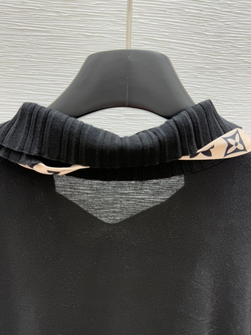 Refined Louis Vuitton T-Shirts 130534