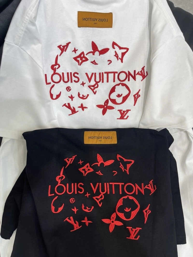 Functional Louis Vuitton T-Shirts 130532