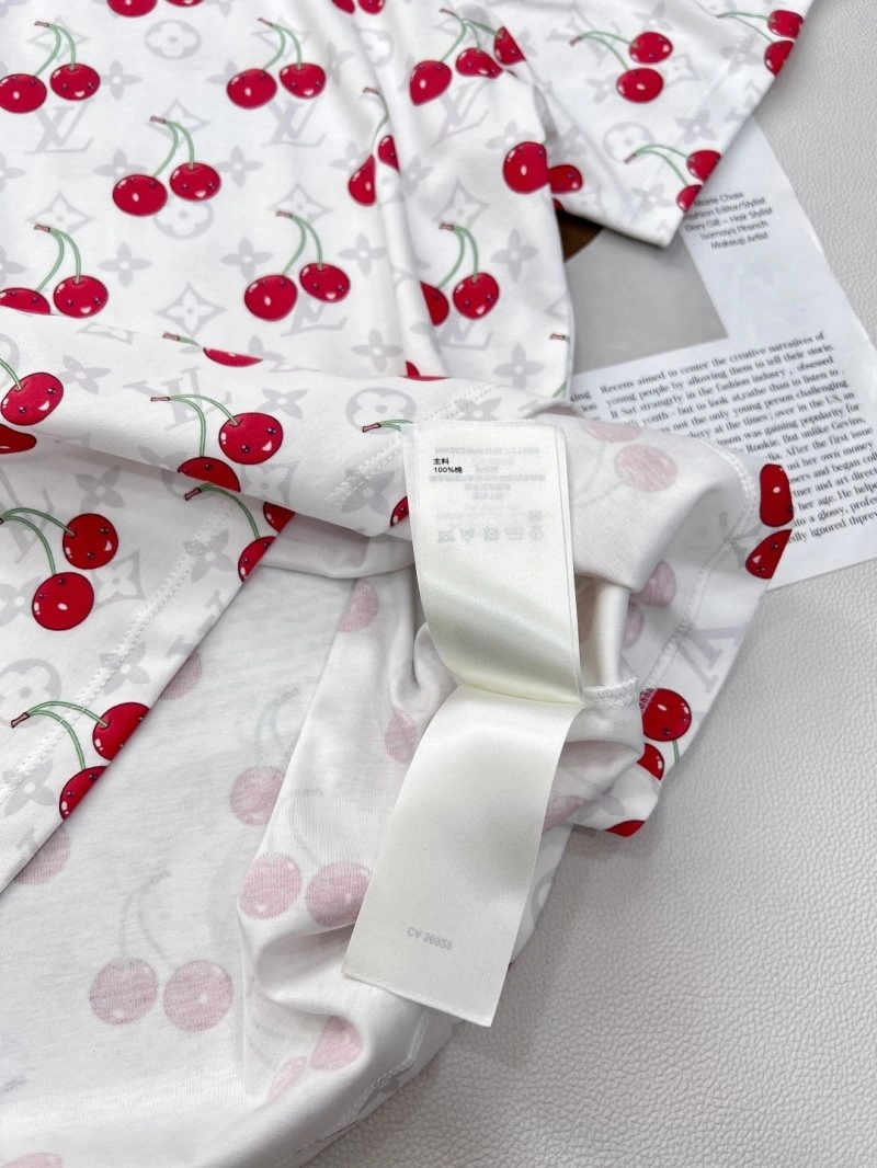 Louis Vuitton T-Shirts Packable 130528