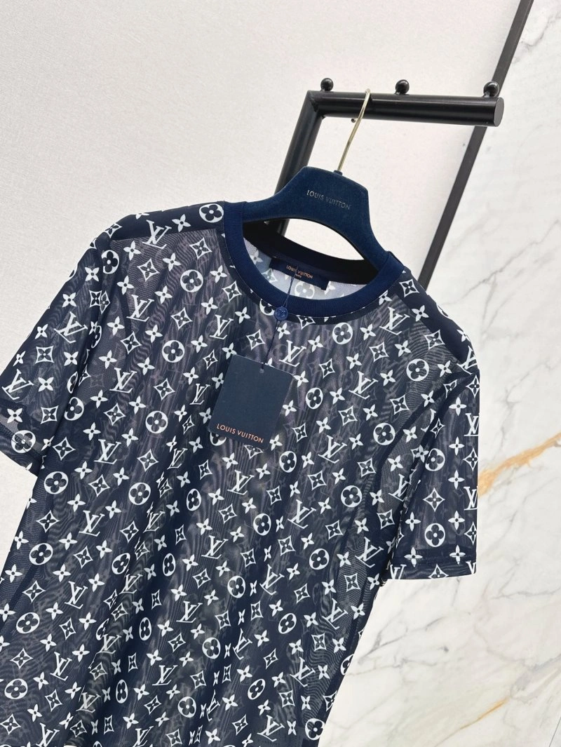Compact Louis Vuitton T-Shirts 130514