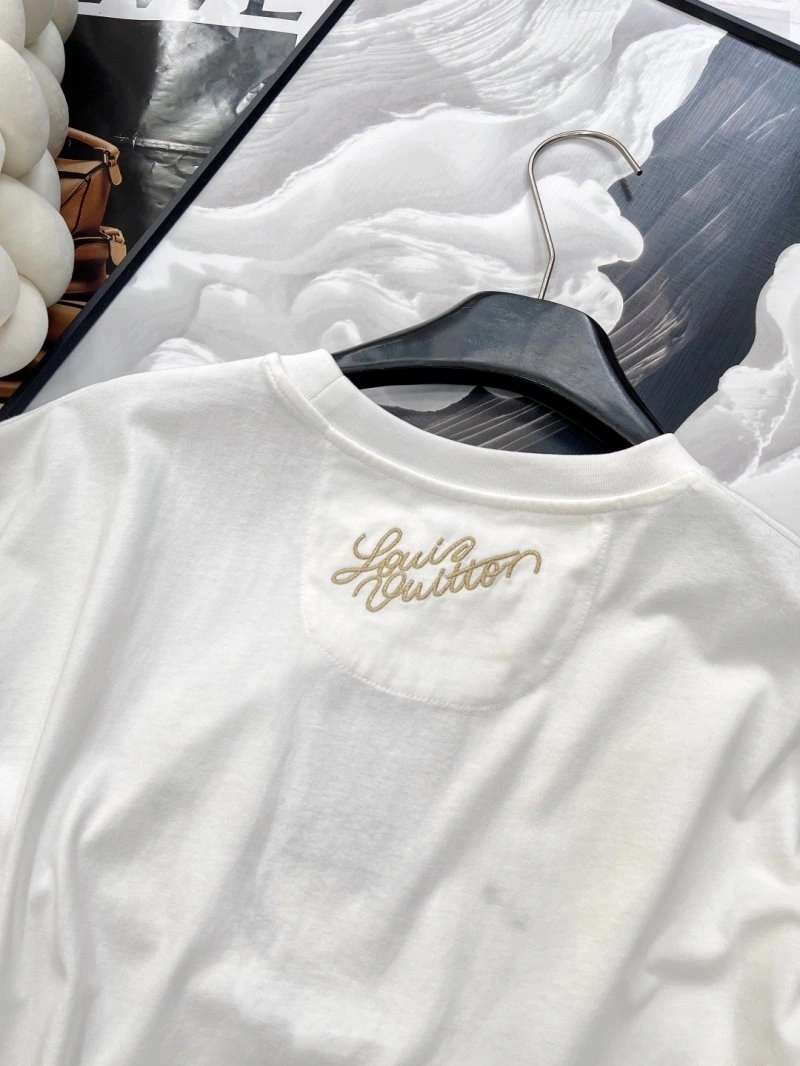 Louis Vuitton T-Shirts Casual 130500