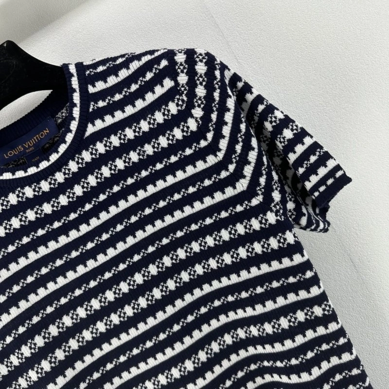 Fashionable Louis Vuitton T-Shirts 130570