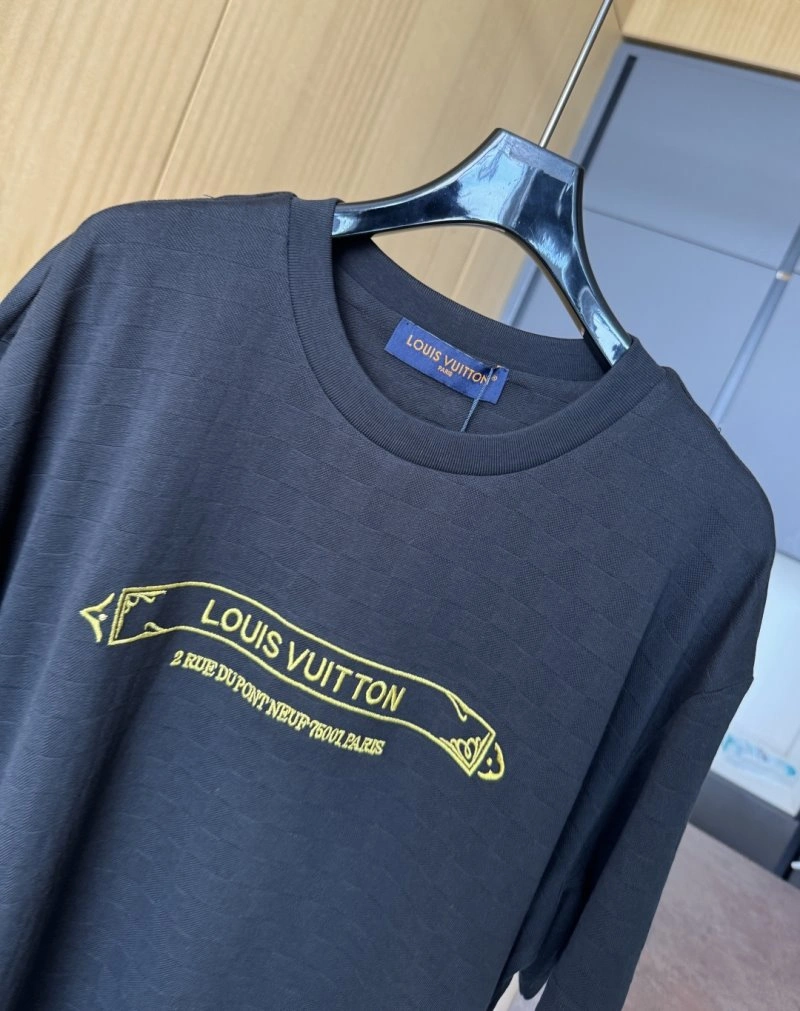 RelaxedFit Louis Vuitton T-Shirts 130488