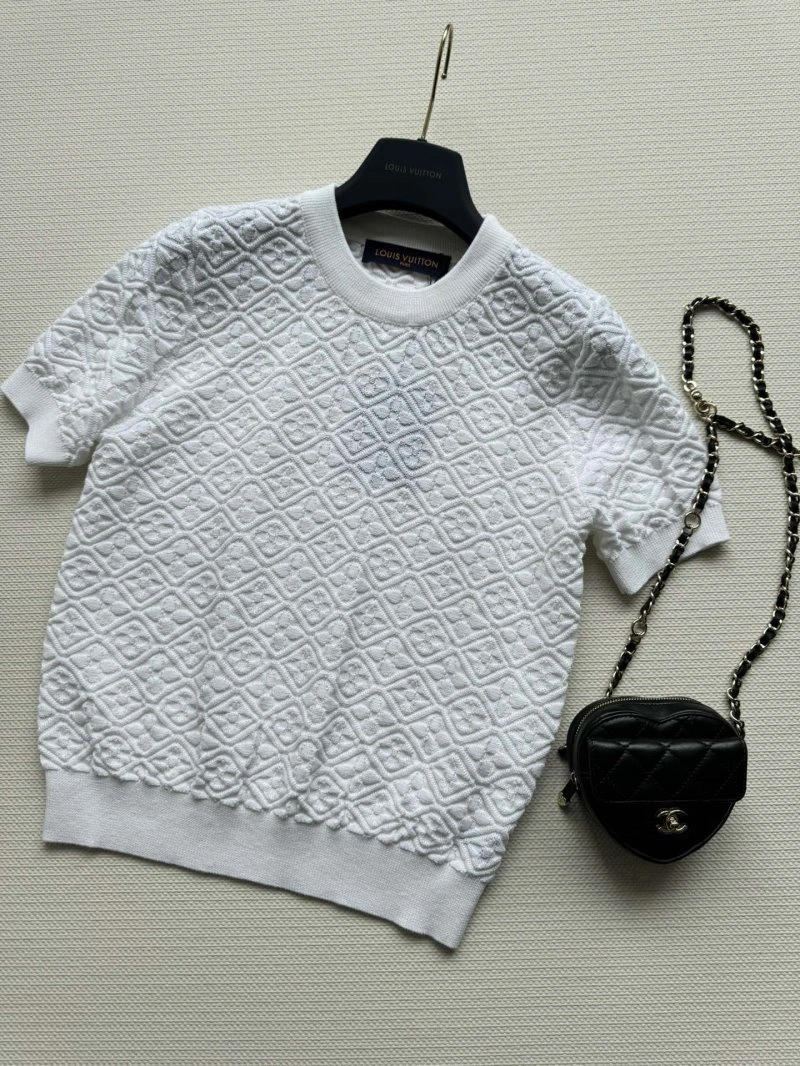 DailyWear Louis Vuitton T-Shirts 130485