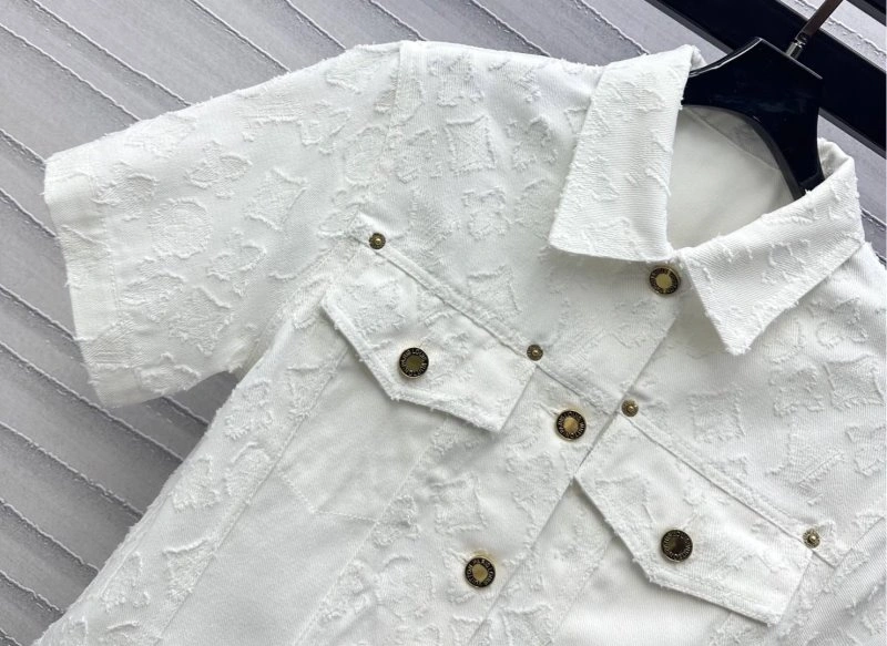 Contemporary Louis Vuitton T-Shirts 130467