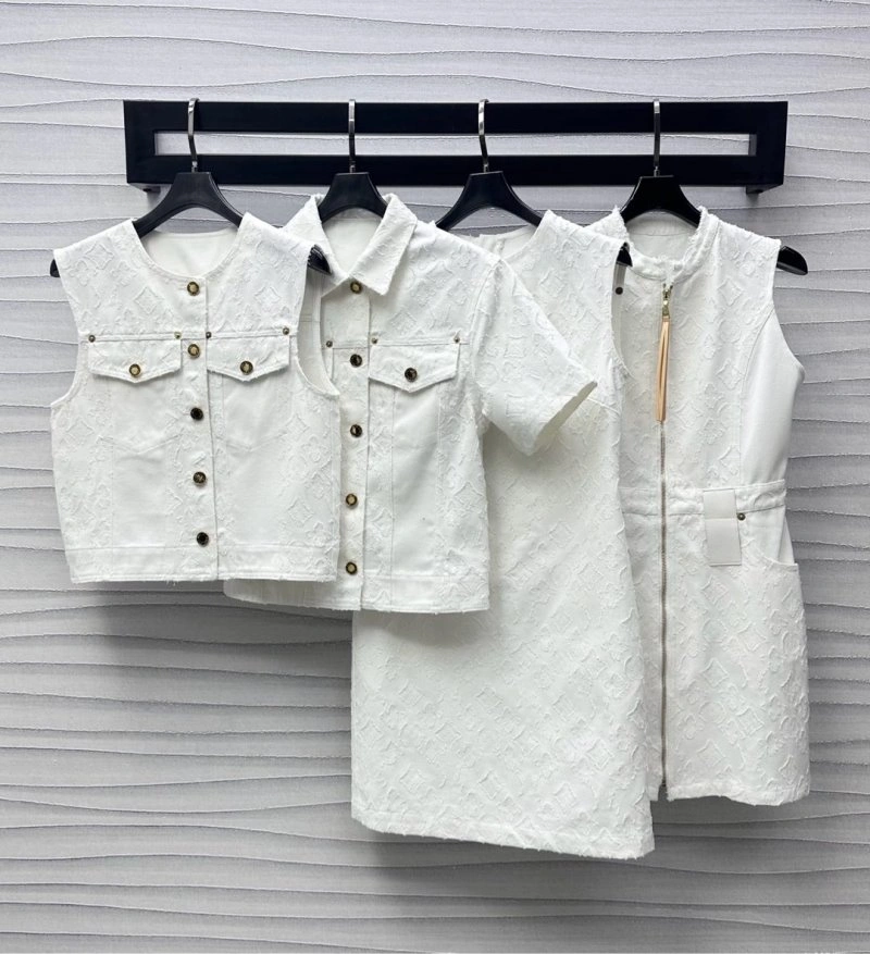 Contemporary Louis Vuitton T-Shirts 130467