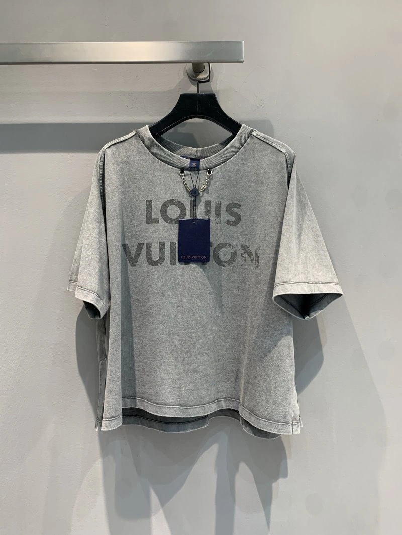 Lightweight Louis Vuitton T-Shirts 130479