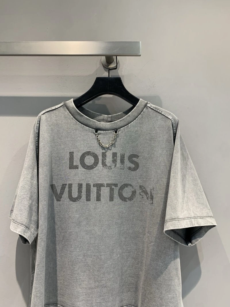 Lightweight Louis Vuitton T-Shirts 130479