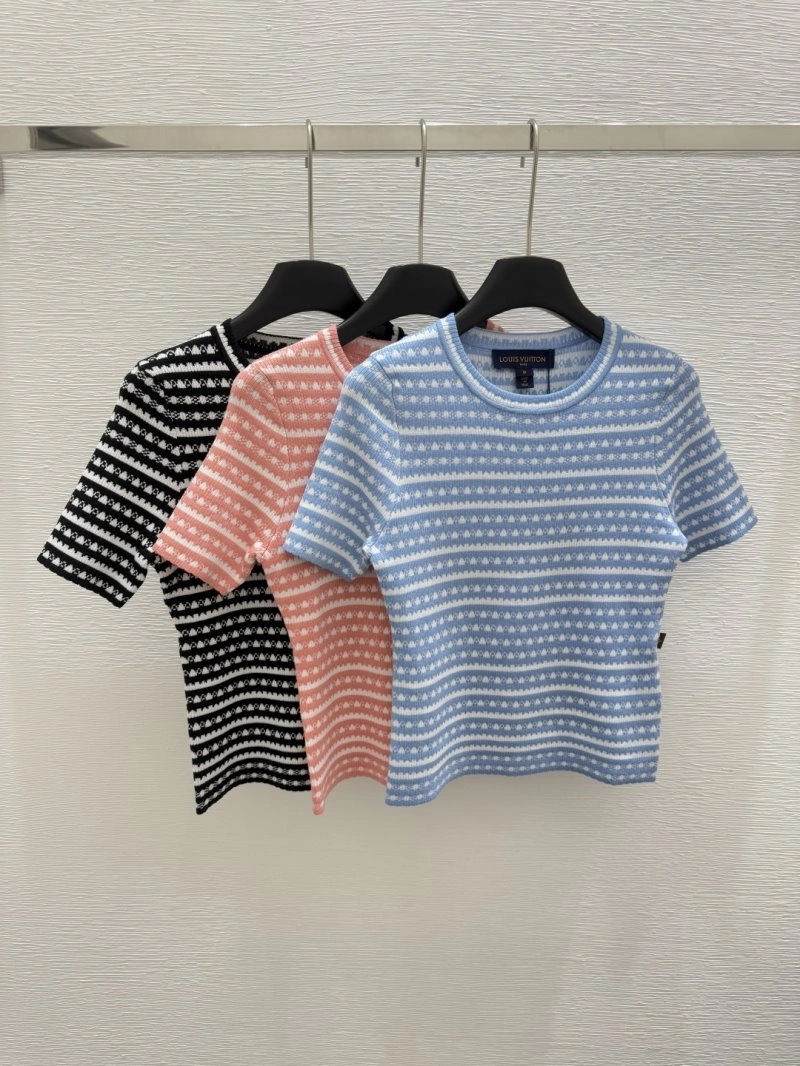 Louis Vuitton T-Shirts Snug 130478