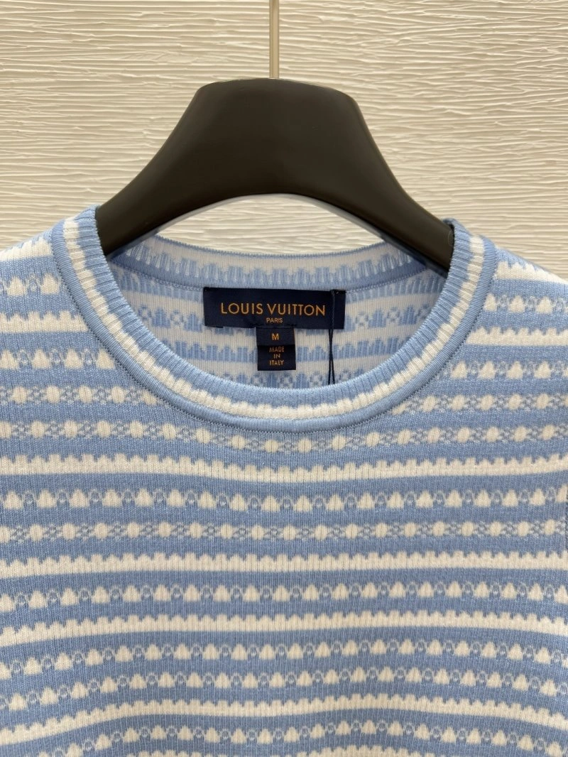 Louis Vuitton T-Shirts Snug 130478