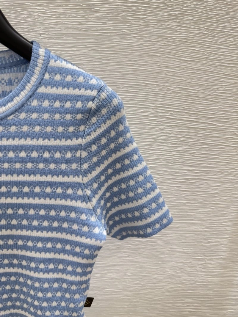 Louis Vuitton T-Shirts Snug 130478
