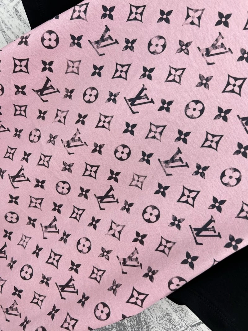Louis Vuitton T-Shirts Unisex 130458