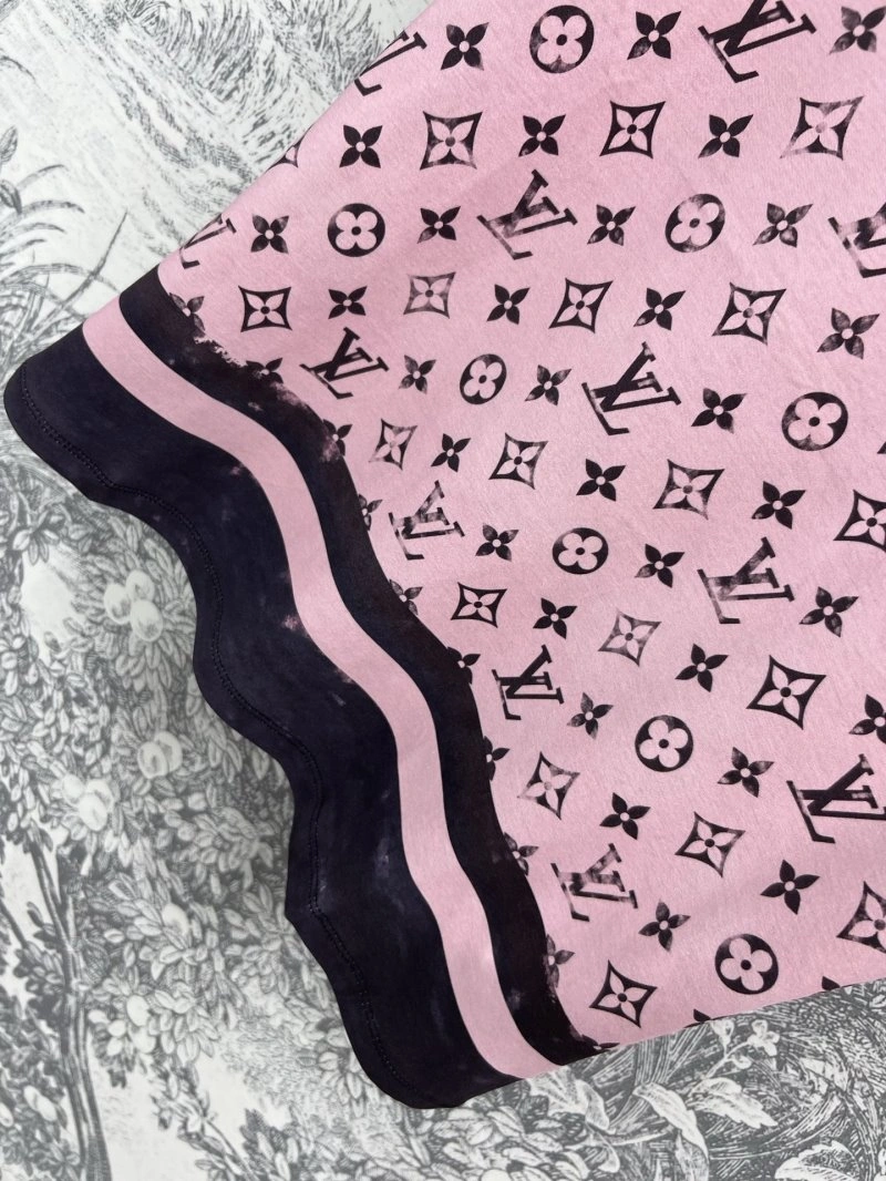 Louis Vuitton T-Shirts Unisex 130458